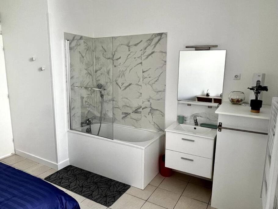 Appartement Avec Exterieur Loos 外观 照片